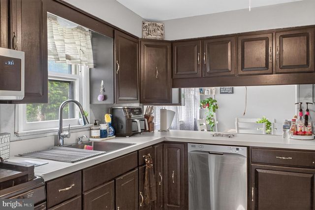 2095 CHURCH RD, York, PA 17408