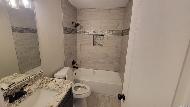 8019 WEVER XING, San Antonio, TX 78250