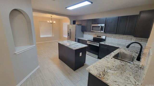 8019 WEVER XING, San Antonio, TX 78250