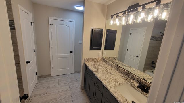 8019 WEVER XING, San Antonio, TX 78250