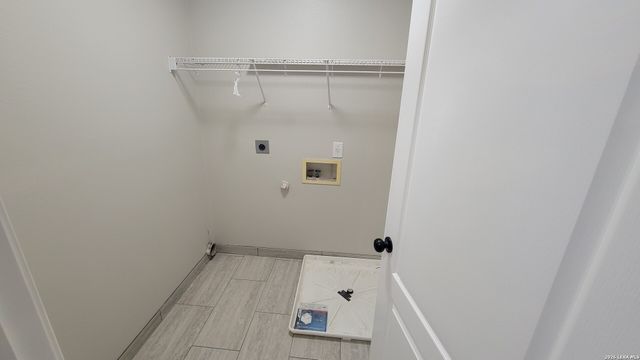 8019 WEVER XING, San Antonio, TX 78250