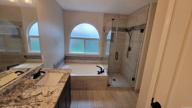 8019 WEVER XING, San Antonio, TX 78250