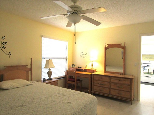 4628 RINGWOOD MEADOW 26, Sarasota, FL 34235