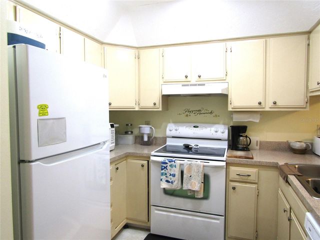 4628 RINGWOOD MEADOW 26, Sarasota, FL 34235