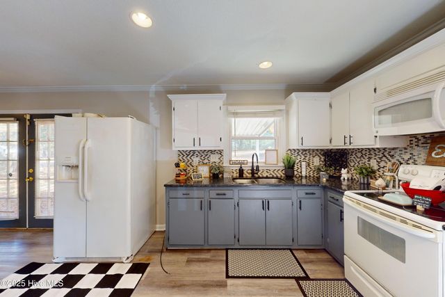 284 Channing Drive, Fayetteville, NC 28303