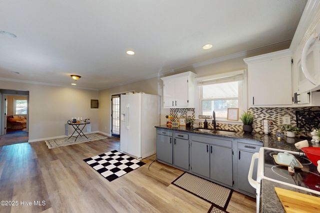 284 Channing Drive, Fayetteville, NC 28303