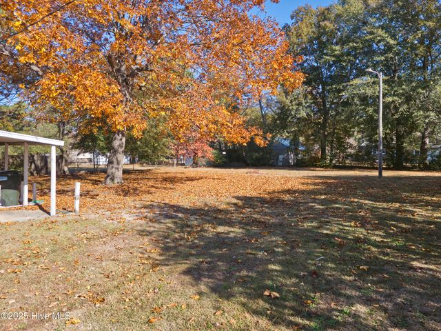 284 Channing Drive, Fayetteville, NC 28303