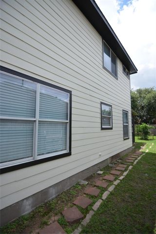 6039 Lark Haven Lane, Houston, TX 77085
