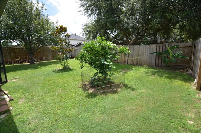6039 Lark Haven Lane, Houston, TX 77085