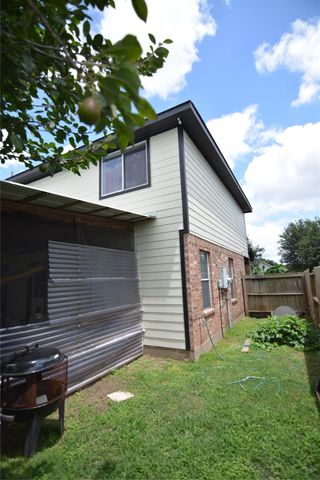 6039 Lark Haven Lane, Houston, TX 77085
