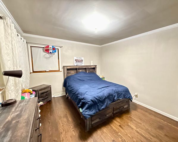 140 N Linda Street, Hobart, IN 46342