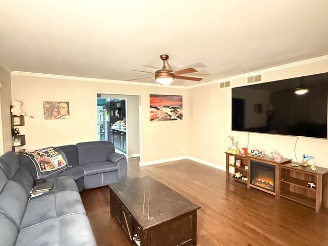 140 N Linda Street, Hobart, IN 46342