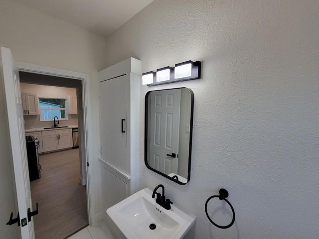 4505 Kress Street A, Houston, TX 77026