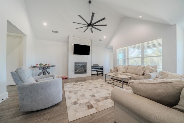 4517 Lone Oak, Longview, TX 75605