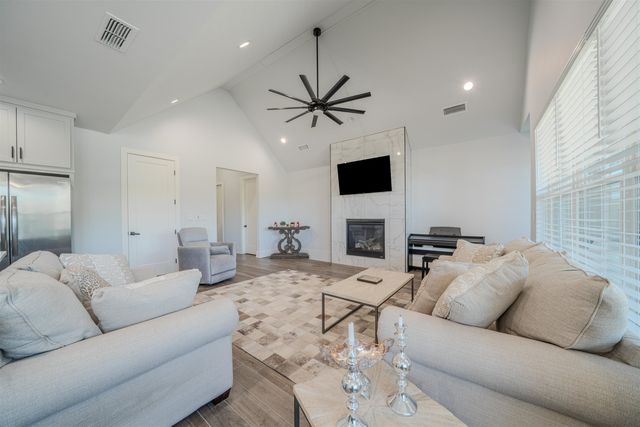 4517 Lone Oak, Longview, TX 75605