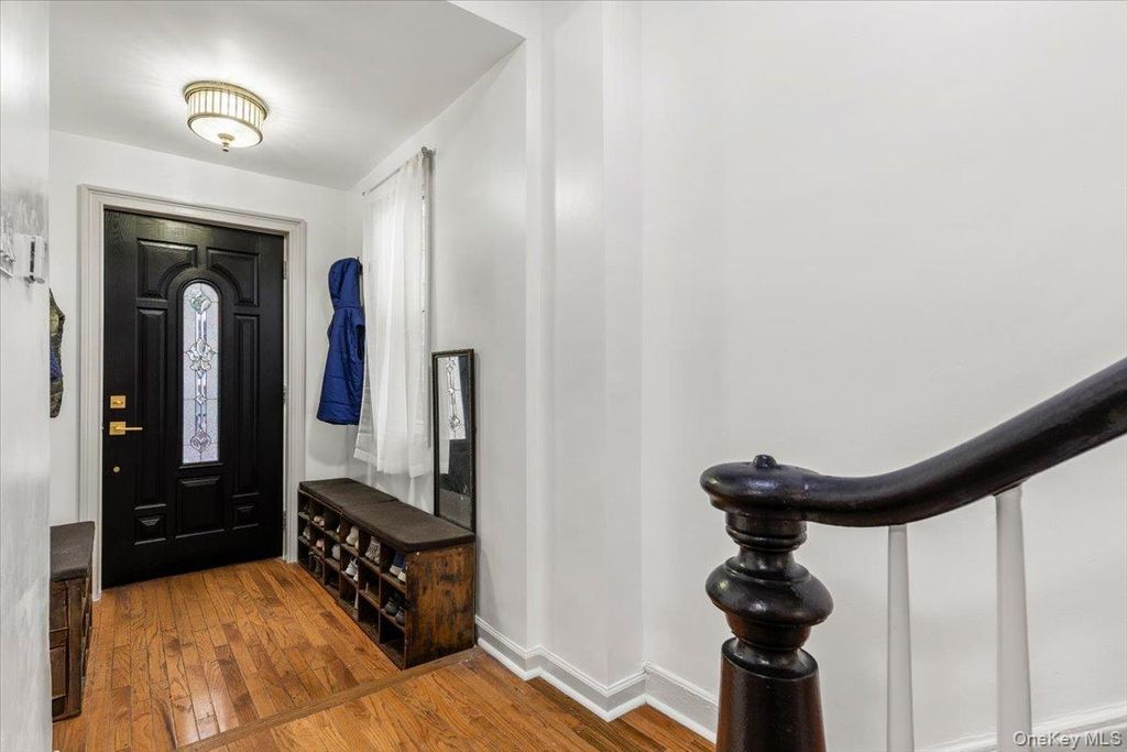 2516 Glebe Avenue, Bronx, NY 10461 — photo 3