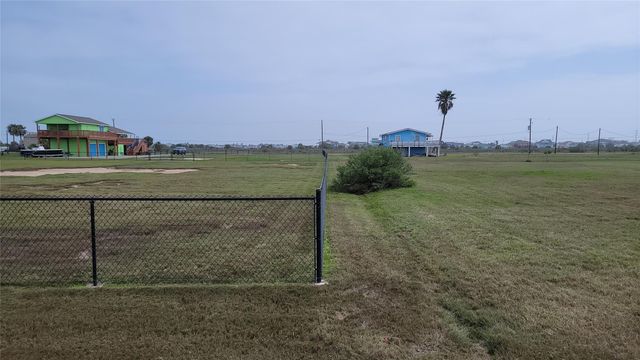 4003 2nd Street, Galveston, TX 77554