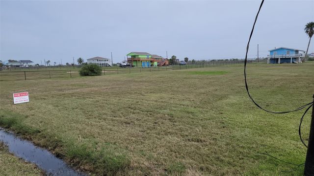 4003 2nd Street, Galveston, TX 77554