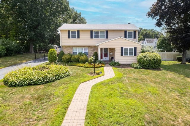 90 Crickett Road, Brockton, MA 02301
