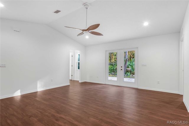 21 River Trail Drive, Inglis, FL 34449