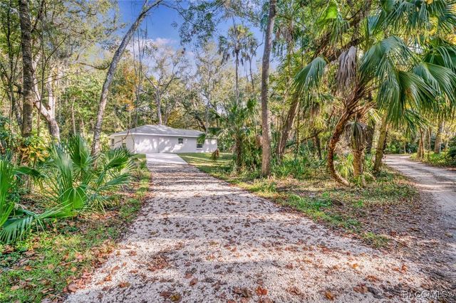 21 River Trail Drive, Inglis, FL 34449