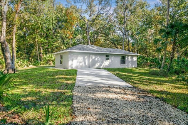 21 River Trail Drive, Inglis, FL 34449