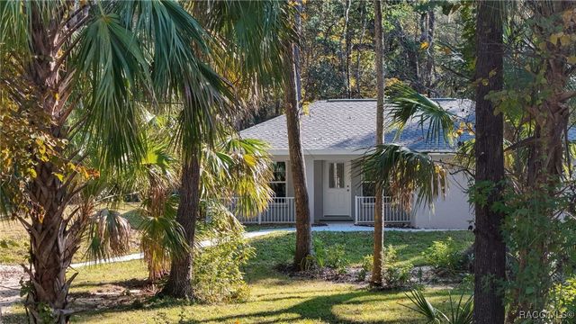 21 River Trail Drive, Inglis, FL 34449