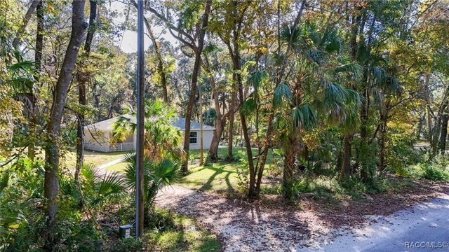 21 River Trail Drive, Inglis, FL 34449