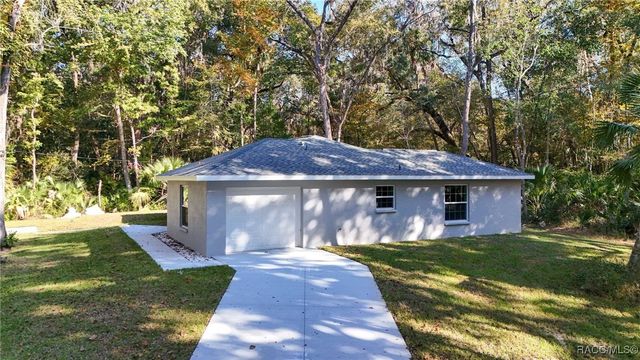 21 River Trail Drive, Inglis, FL 34449