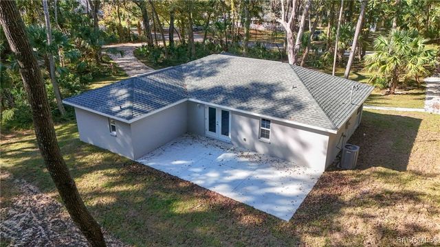 21 River Trail Drive, Inglis, FL 34449