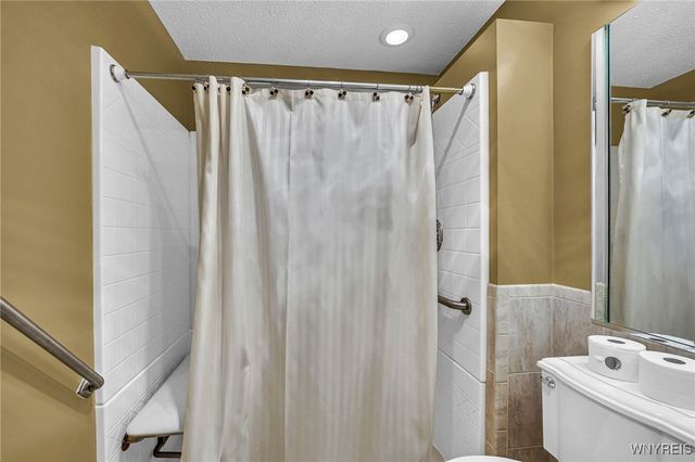 63 Niagara Shore Drive, Tonawanda, NY 14150