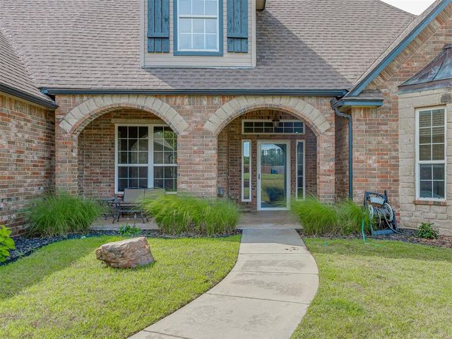935 Silver Chase Drive, Choctaw, OK 73020