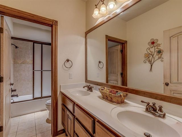 935 Silver Chase Drive, Choctaw, OK 73020
