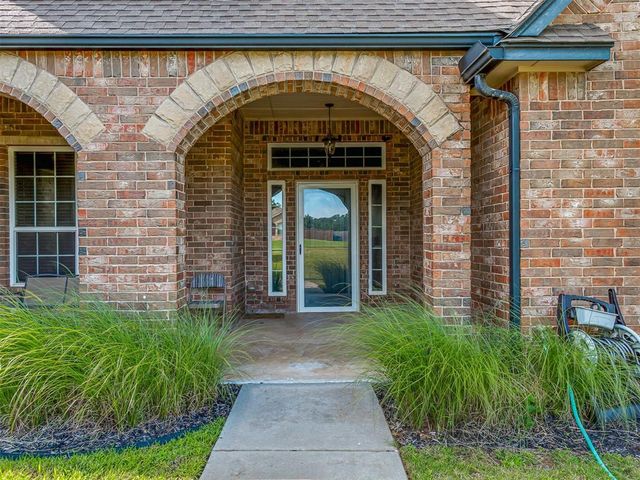 935 Silver Chase Drive, Choctaw, OK 73020