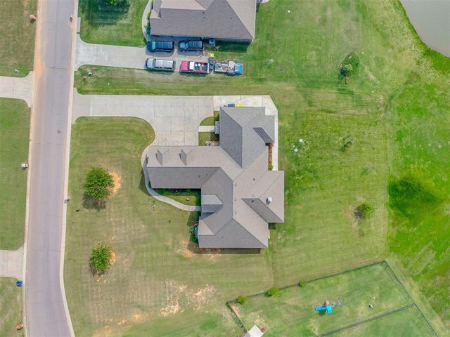 935 Silver Chase Drive, Choctaw, OK 73020