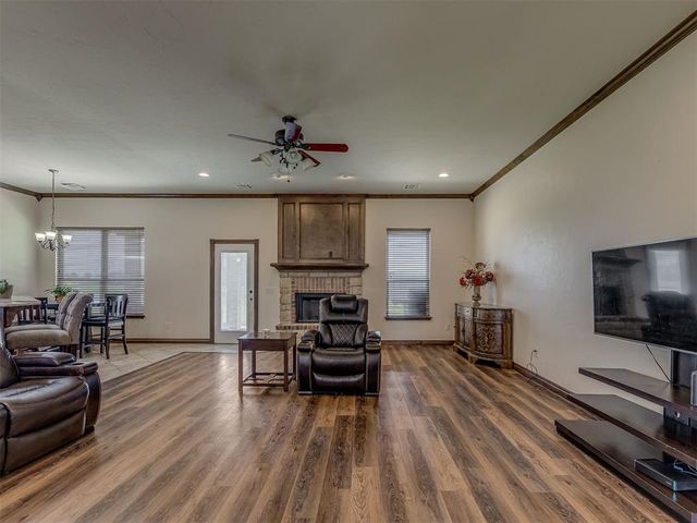 935 Silver Chase Drive, Choctaw, OK 73020