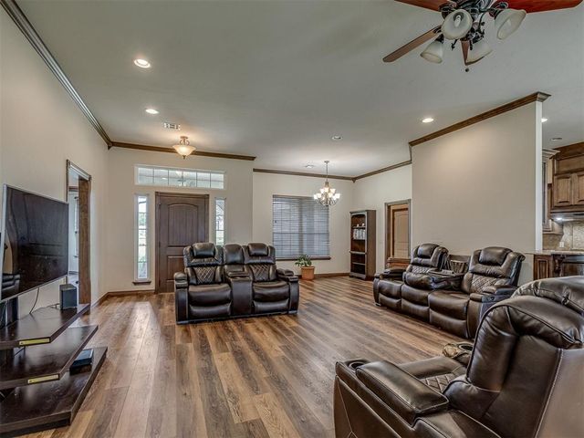 935 Silver Chase Drive, Choctaw, OK 73020