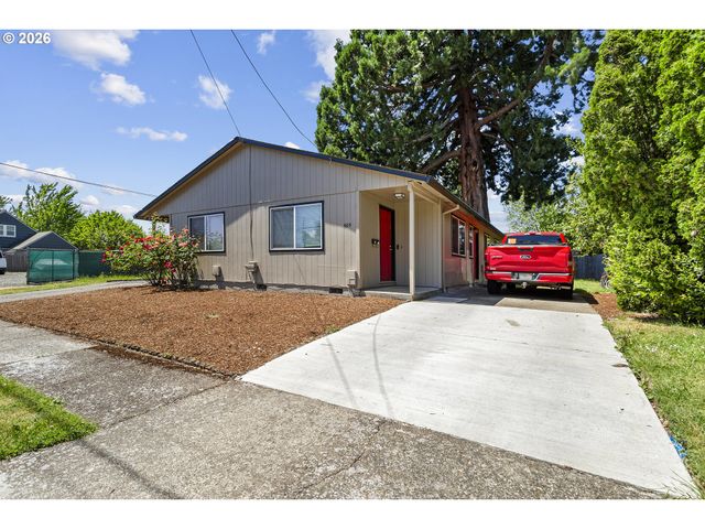 605 S CENTER St, Newberg, OR 97132