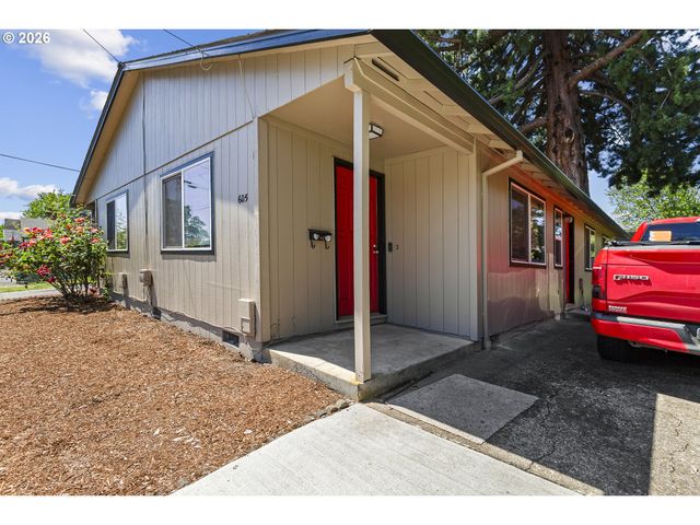 605 S CENTER St, Newberg, OR 97132