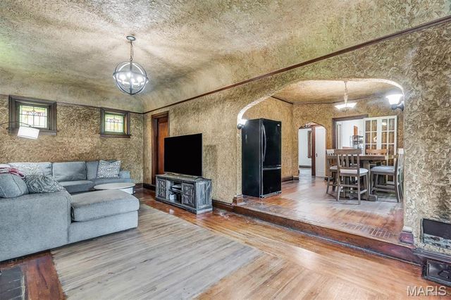 810 N Main Street, De Soto, MO 63020