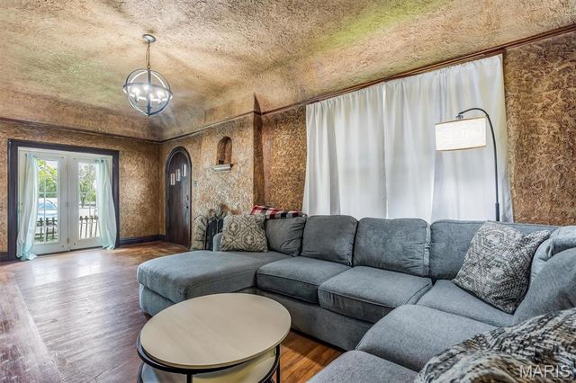 810 N Main Street, De Soto, MO 63020