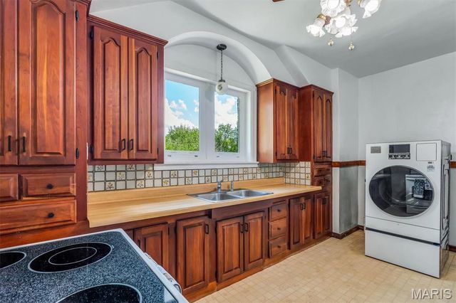 810 N Main Street, De Soto, MO 63020