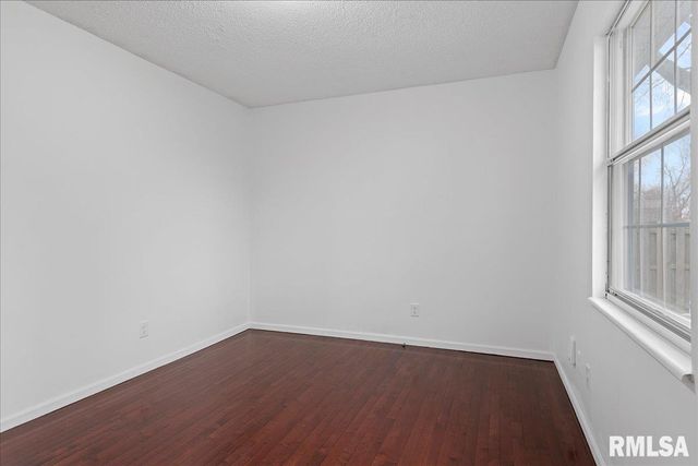 25 ELM TREE Court, Taylorville, IL 62568