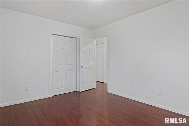 25 ELM TREE Court, Taylorville, IL 62568