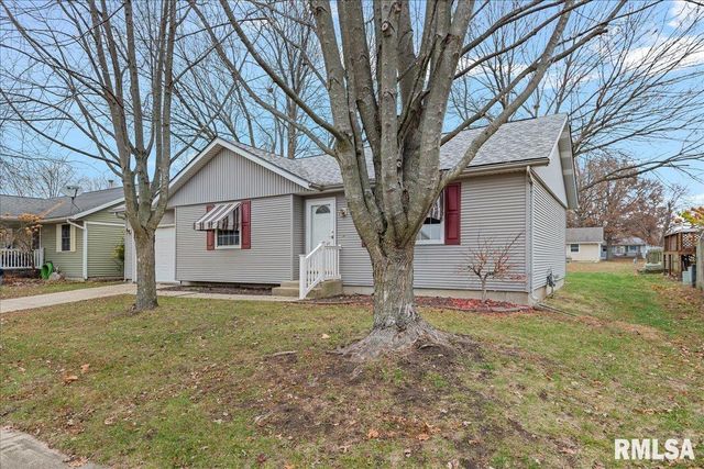 25 ELM TREE Court, Taylorville, IL 62568