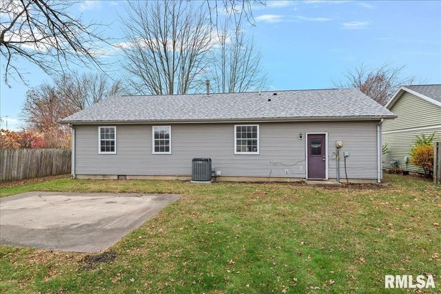 25 ELM TREE Court, Taylorville, IL 62568