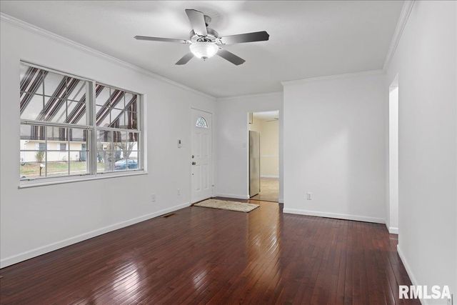 25 ELM TREE Court, Taylorville, IL 62568