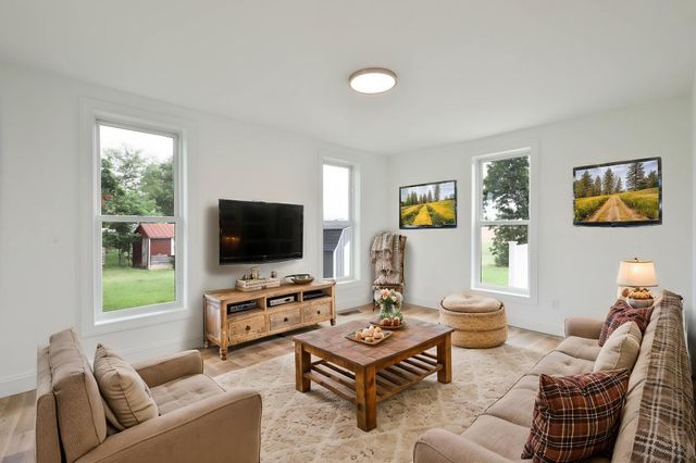 7919 ROXBURY ROAD RD, Shippensburg, PA 17257