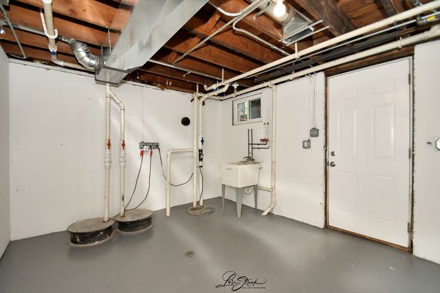 1002 Douglas Avenue, Flossmoor, IL 60422