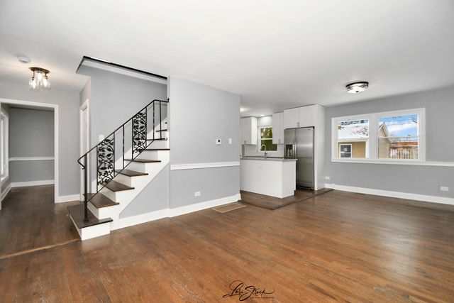 1002 Douglas Avenue, Flossmoor, IL 60422